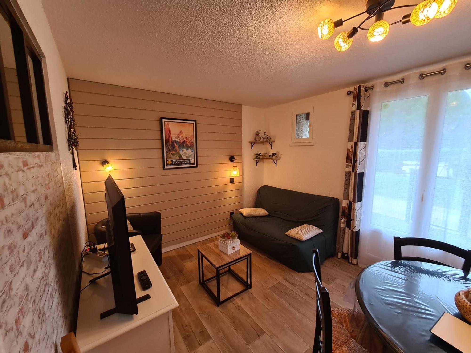 Escapade Montagne En Famille, Appartement Cosy Avec Piscine Couverte Bielle Ngoại thất bức ảnh